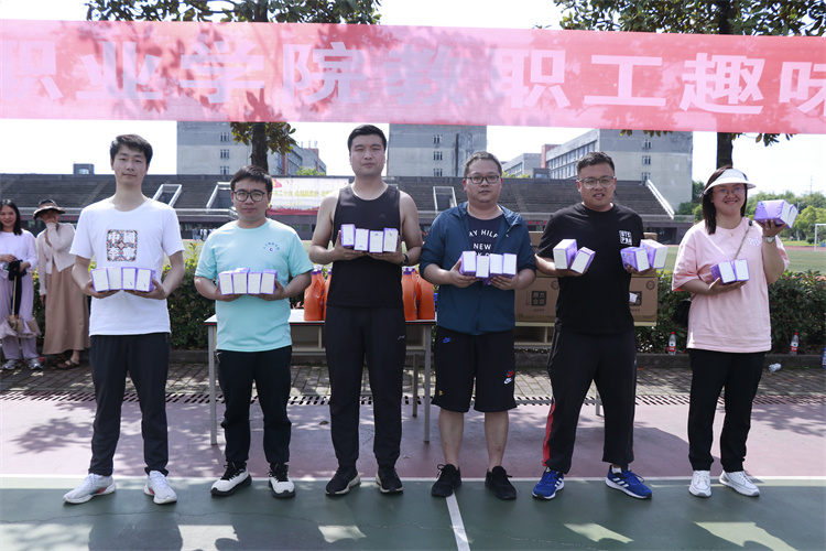 iIUR_1715137784373026356.jpg 颁奖 (1).jpg