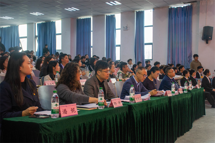 YUbk_1731231785362081083.jpg 评委照片.jpg